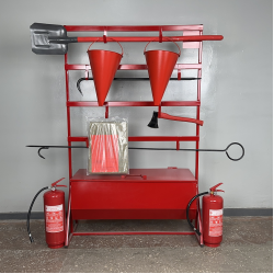 Стенд пожарный открытого типа с перекидным ящиком для песка 0,12м.куб. с огнетушителями и инструментом