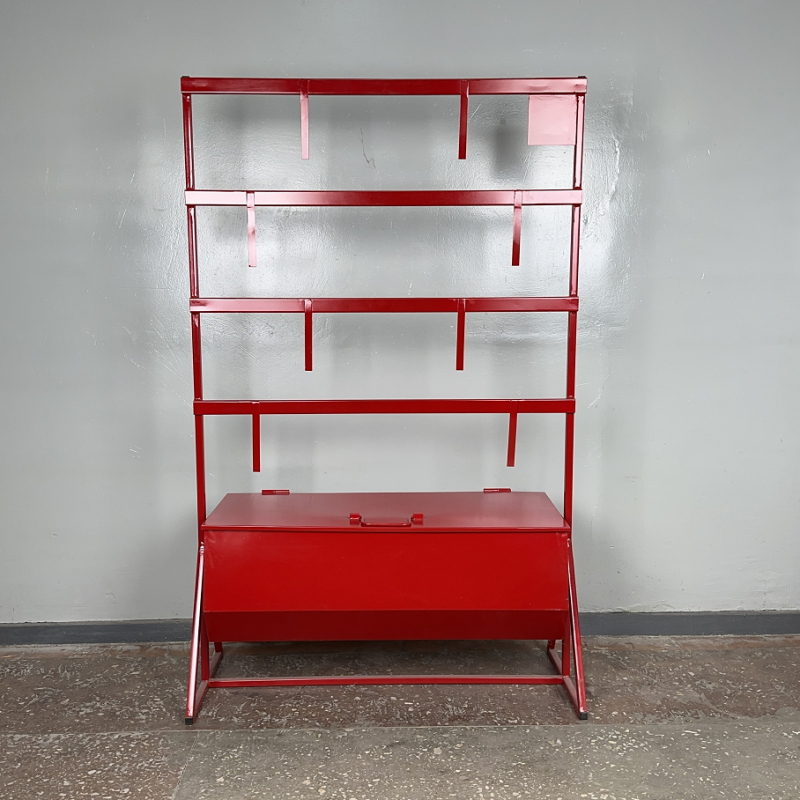 Стенд пожежний відкритого типу з перекидним ящиком для піску 0,12м.куб з вогнегасниками та інструментом