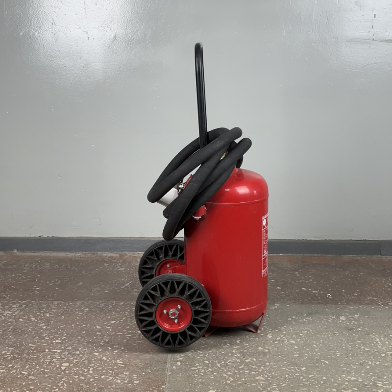 Вогнегасник ВП-25 порошковий пересувний