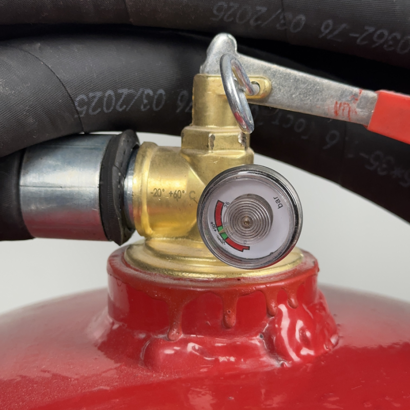 Вогнегасник ВП-25 порошковий пересувний